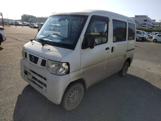 9452 NISSAN CLIPPER VAN U71V 2013 г. (LUM Kobe Nyusatsu)